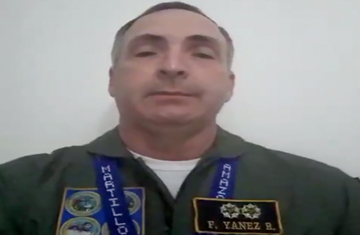 Havacı general Maduro’ya olan bağlılığına son verdiğini açıkladı