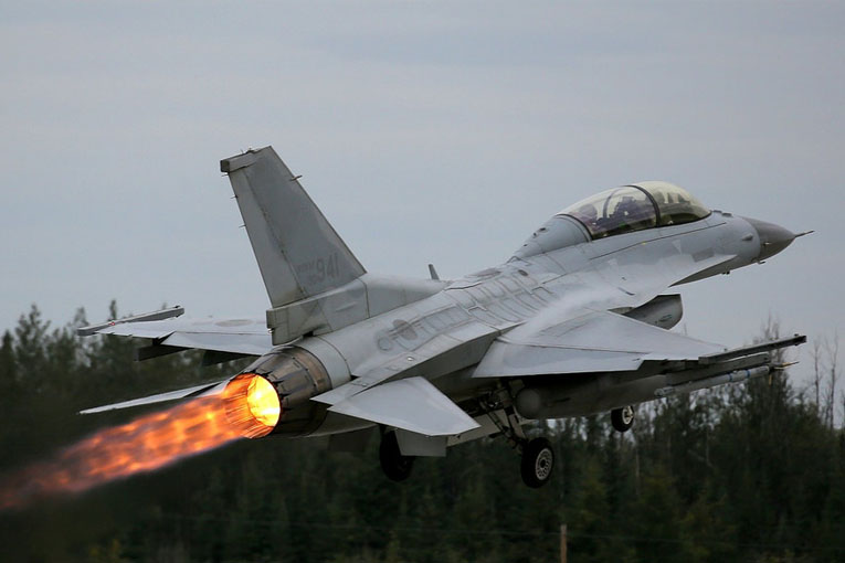 Güney Kore Hava Kuvvetleri’nin KF-16D uçağı düştü