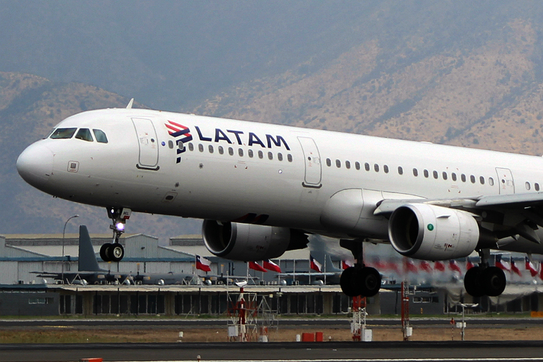 LATAM Havayolları’nın uçağı tırmanırken geri döndü