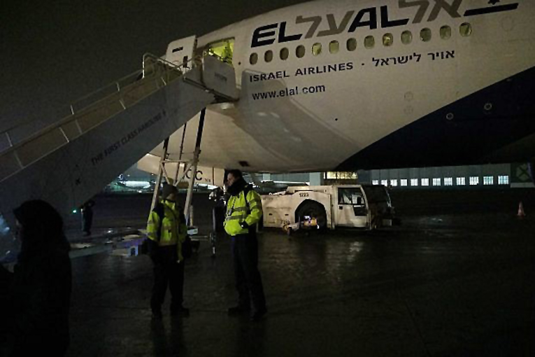 Netanyahu’nun uçağına push back aracı çarptı