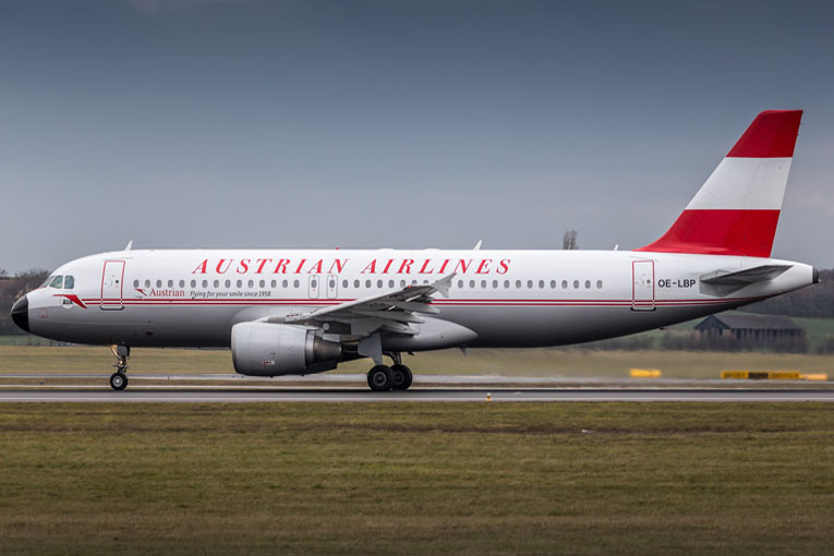 Austrian Airlines, 80 li yıllara döndü