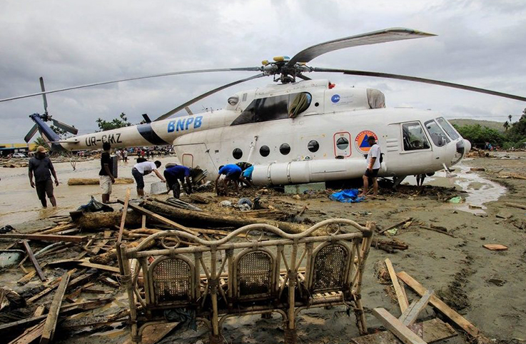 Endonezya’da sel ve fırtına Sentani Havalimanı’nı vurdu