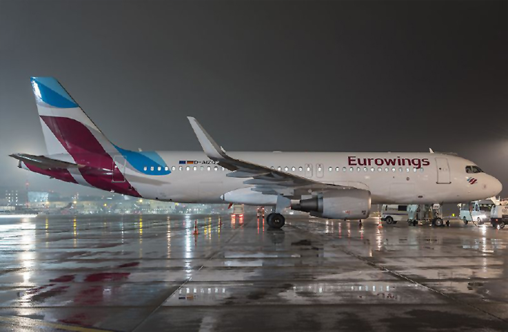 Eurowings uçağının camı çatladı Fransa’ya acil indi