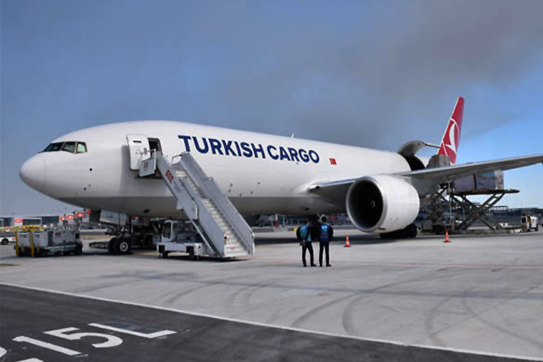 Turkish Cargo İstanbul Şeni Havalimanı’na indi