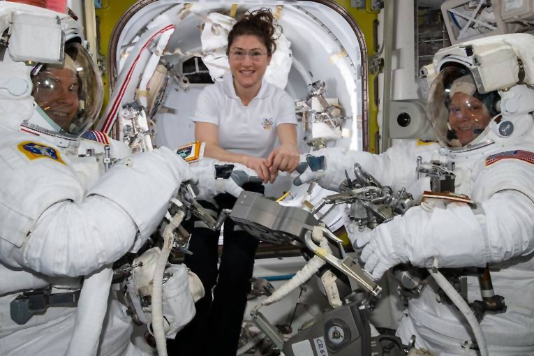 NASA’dan uzay yürüyüşüne ilginç engel