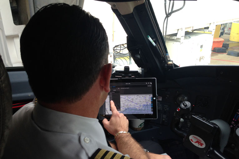 B737 Max 8 pilotları uçak eğitimini iPad’den almışlar