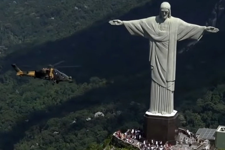 T129 ATAK Rio de Janerio’da gösteri uçuşu yaptı