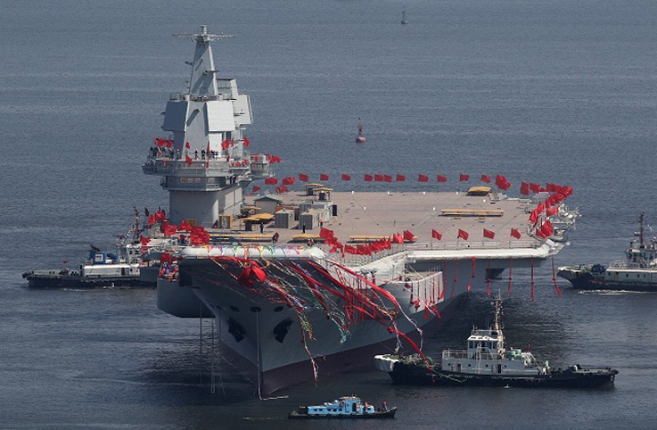 Çin ordusu ilk yerli uçak gemisini görücüye çıkarıyor