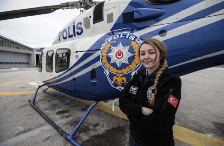 Türk Polis Teşkilatının ilk kadın helikopter pilotu Elif Gökçe Erol