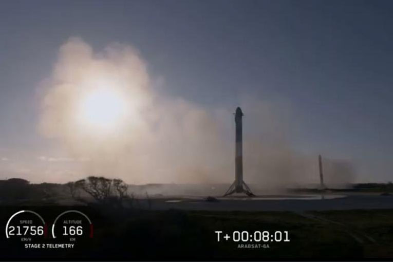 SpaceX, Falcon Heavy ile bir ilki daha başardı