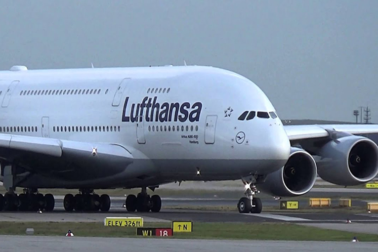 Lufthansa’nın A380’i 4 saat uçtuktan sonra geri döndü