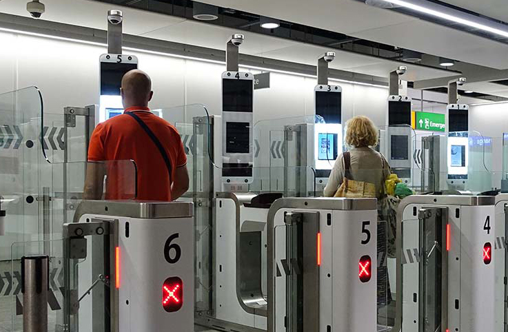 Heathrow Havalimanı yolcuları artık pasaport kullanmayacak