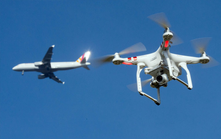 Frankfurt Havalimanı’nda drone uçuşları durdurdu