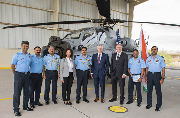 Hindistan Hava Kuvvetleri, ilk Apache AH-64 E’yi teslim aldı