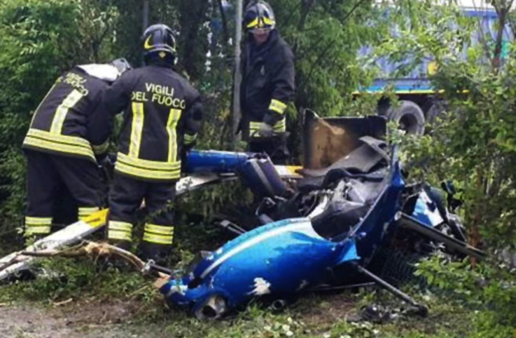 Milano’da Robinson R22 helicopter düştü