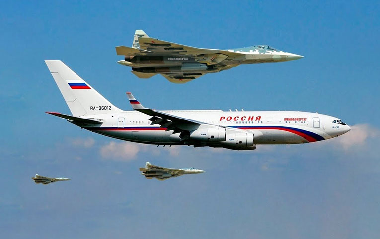 Su-57’ler Putin’in uçağına eşlik etti