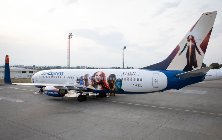 SunExpress uçağına X-Men: Dark Phoenix boyaması