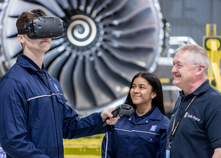 Rolls-Royce ve Qatar Airways Mühendislerini VR ile eğitiyor