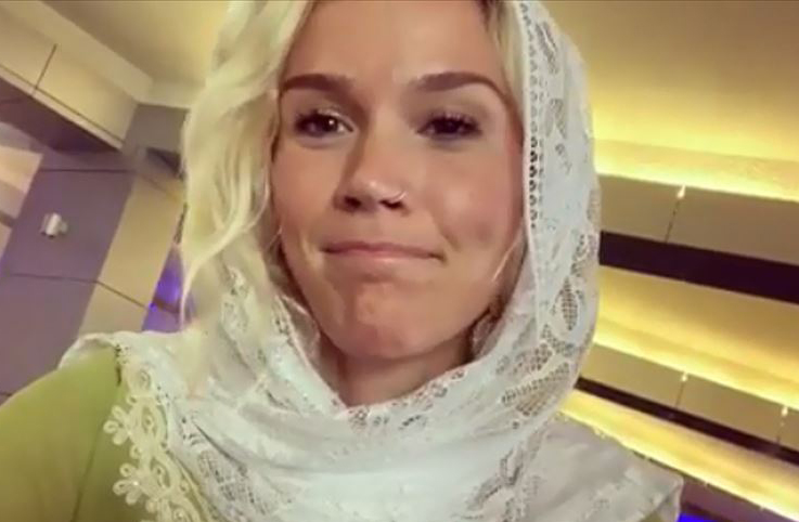 İngiliz şarkıcı Joss Stone İran’dan sınır dışı edildi