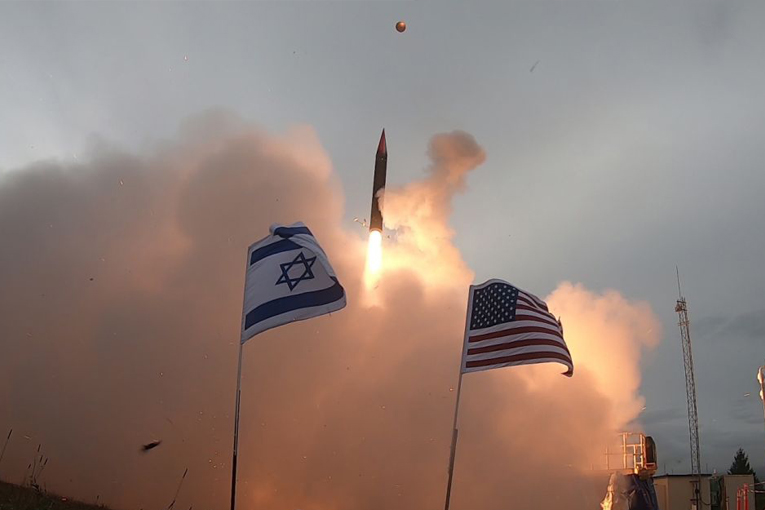 İsrail ve ABD Alaska’da füze test etti