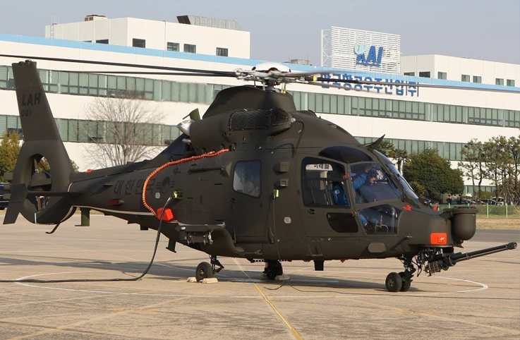 Güney Kore Hafif Silahlı HelikopteriLAH’ı uçurdu
