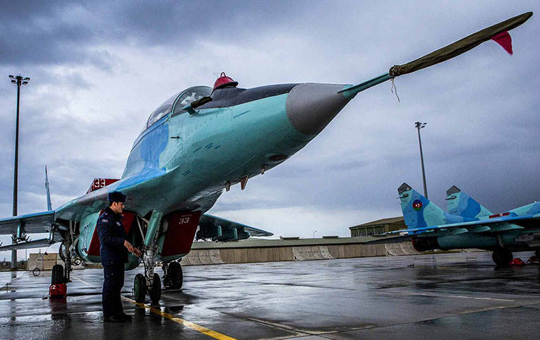 Azerbaycan Mig-29’la eğitim uçuşlarını durdurdu