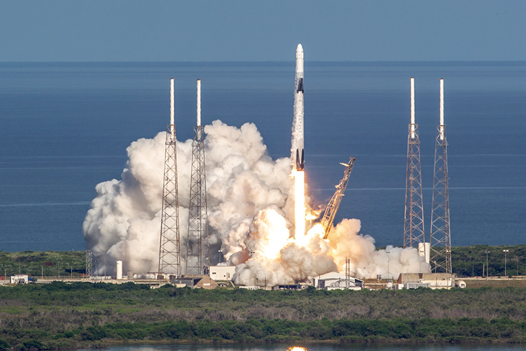 SpaceX, Uluslararası Uzay İstasyonu’na kargo mekiği gönderdi