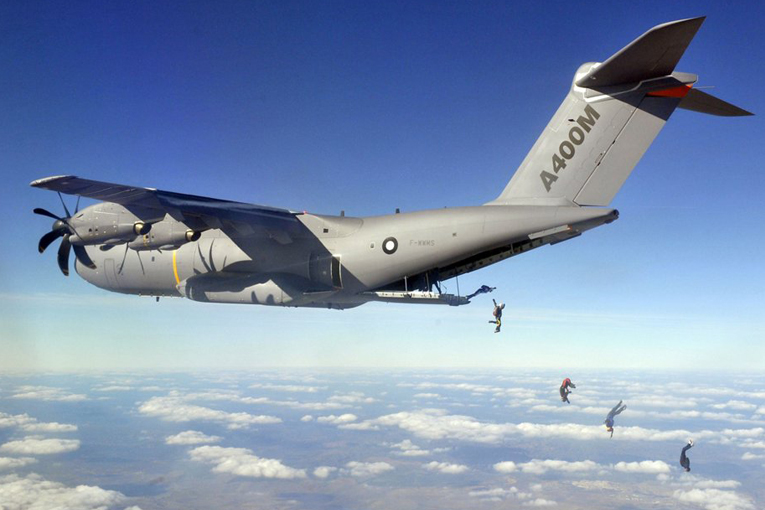 A400m bir seferde 58 paraşütçü attı