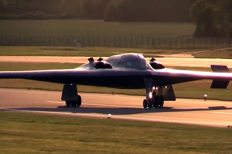 ABD’nin B-2’leri gizli görevle İngiltere’ye indi