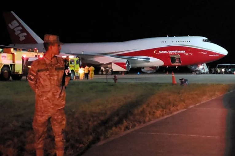 Dünya’nın en büyük yangın uçağı Bolivya’ya ulaştı