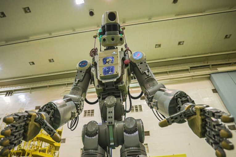 Rusya’nın insansı robotu Fedor Dünya’ya döndü