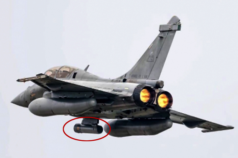 ABD’nin F-15’leri Basra Körfezi’nde küme bombalarıyla uçtu