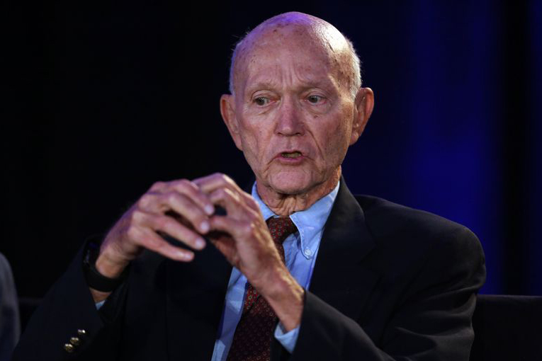 Astronot Michael Collins, dünya dışı yaşam hakkında açıklama yaptı