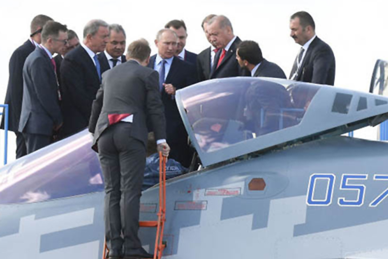 Başkan Erdoğan, Putin ile Su-57’yi inceledi