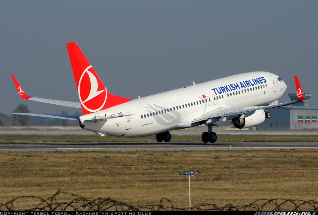 THY, Bremen-İstanbul uçağına kuş çarptı geri döndü