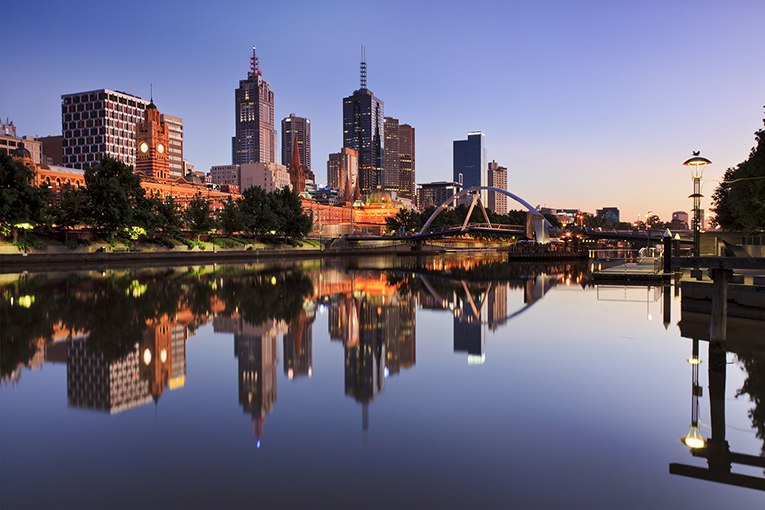 Melbourne aşısı tam olan vatandaşlara kapılarını açıyor