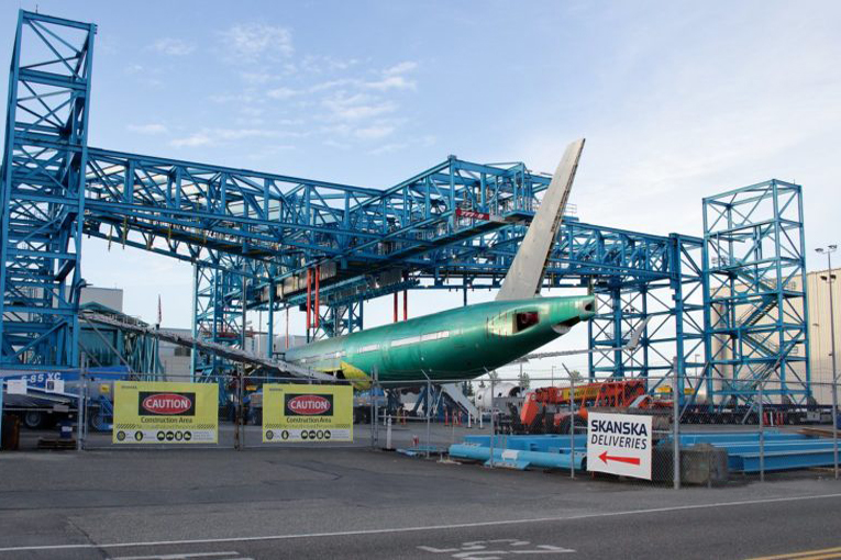 B777X’in basınç testinde kapısı koptu