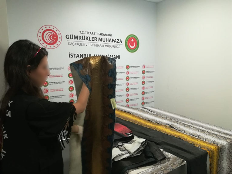 İstanbul Havalimanı’nda yılan derisi operasyonu