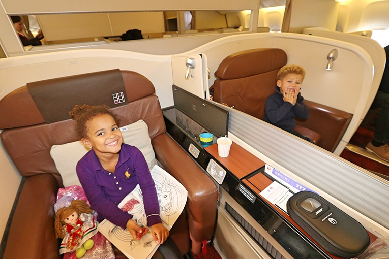 JAL çocuklar için yeni koltuk sistemi başlattı