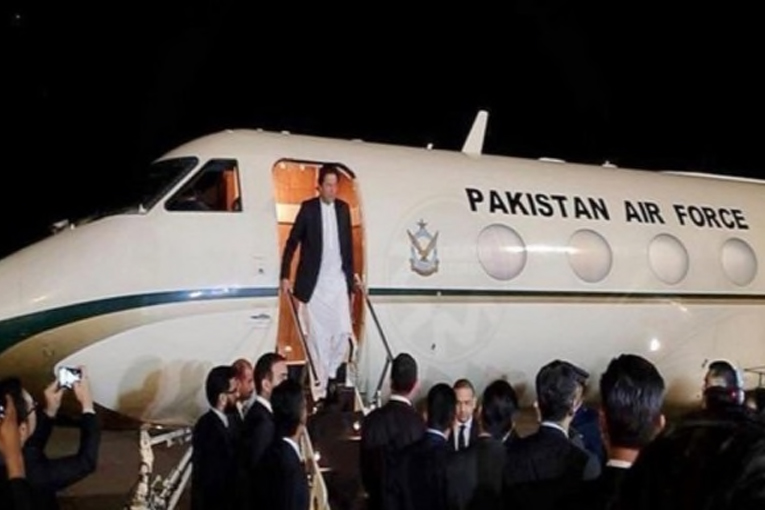 Pakistan Başbakanı İmran Han’ın uçağı New York’a acil indi