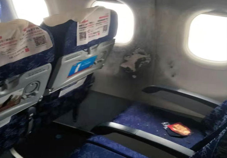 China Eastern Airlines uçağında power bank alev aldı