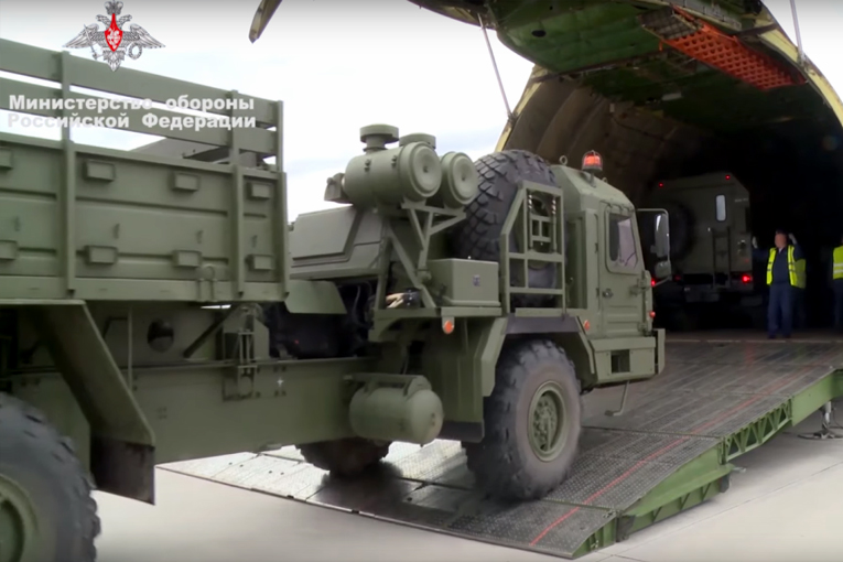 Rusya, S-400’lerin ikinci teslimatın görüntülerini yayınladı