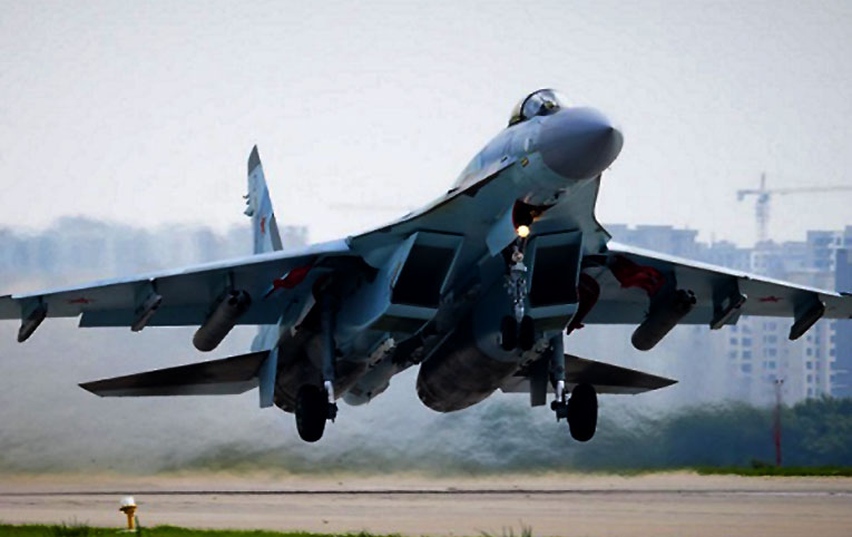 Su-35 İstanbul semalarında uçtu