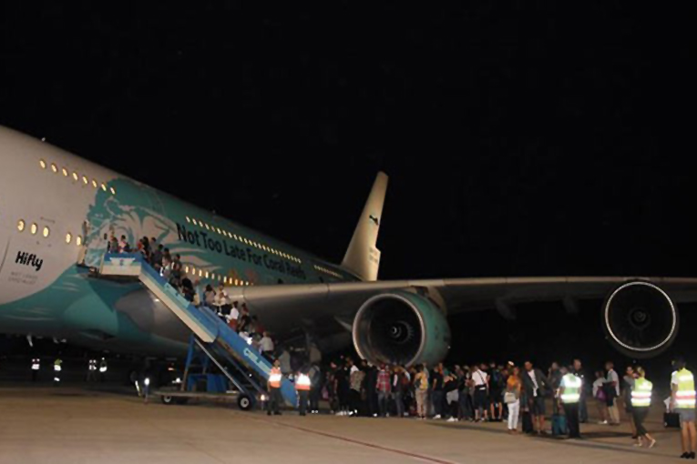 Thomas Cook mağdurları için 12 uçak Dalaman Havalimanı’na geldi