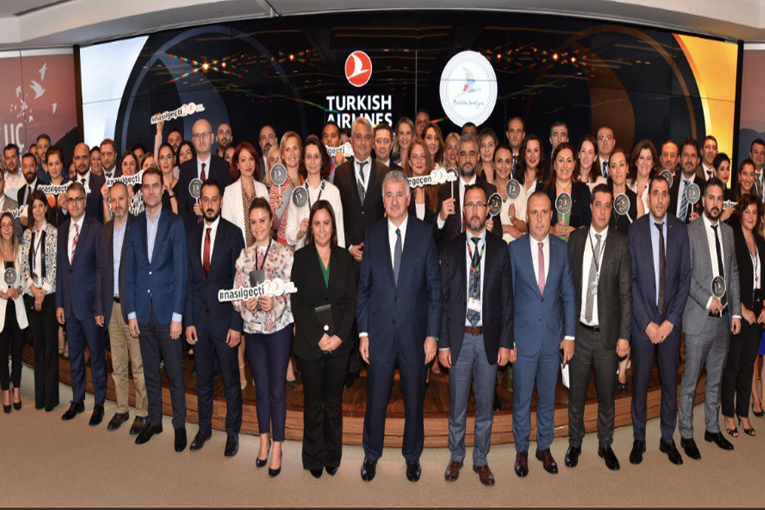 THY, 10-20-30 yıllık çalışanlarına rozet taktı