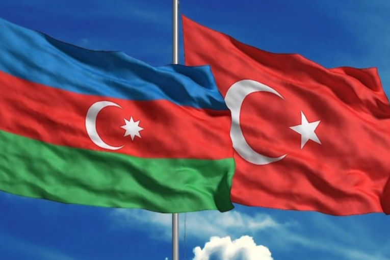 Türkiye ve Azerbaycan vizeleri kaldırıldı