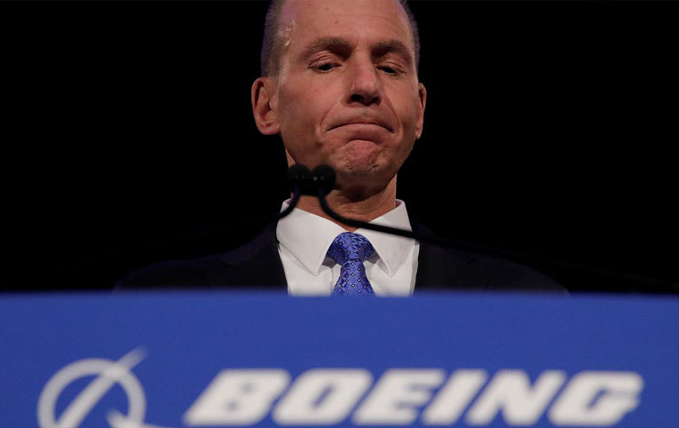 Boeing, CEO Dennis Muilenburg’un işine son verdi