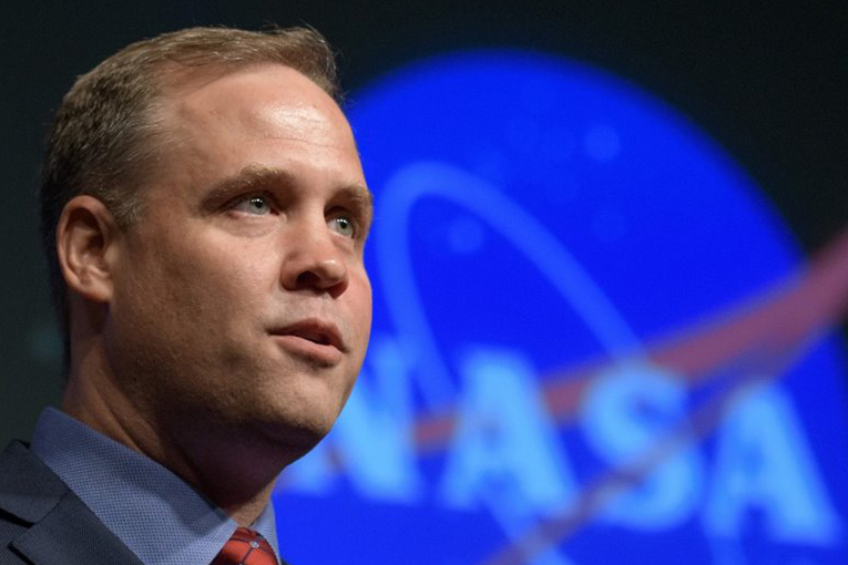 NASA, ilk kadın astronotu 2024’te göndereceğini açıkladı