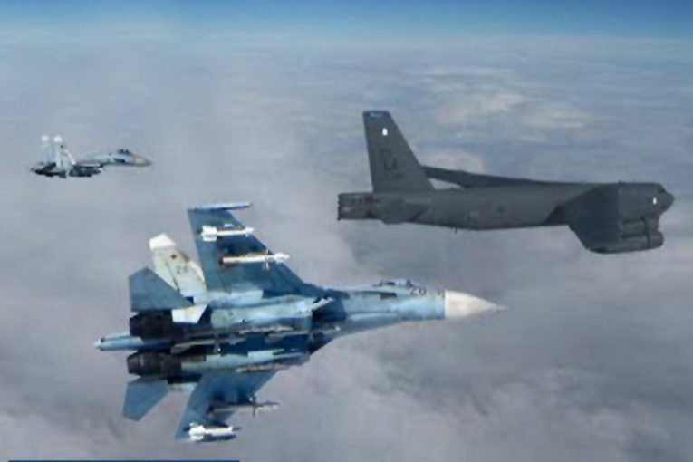 Rus jetleri, ABD’nin B-52H bombardıman uçağı için havalandı
