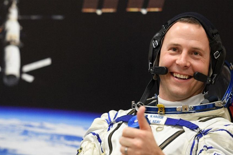 Putin, ABD’li astronota cesaret nişanı verdi